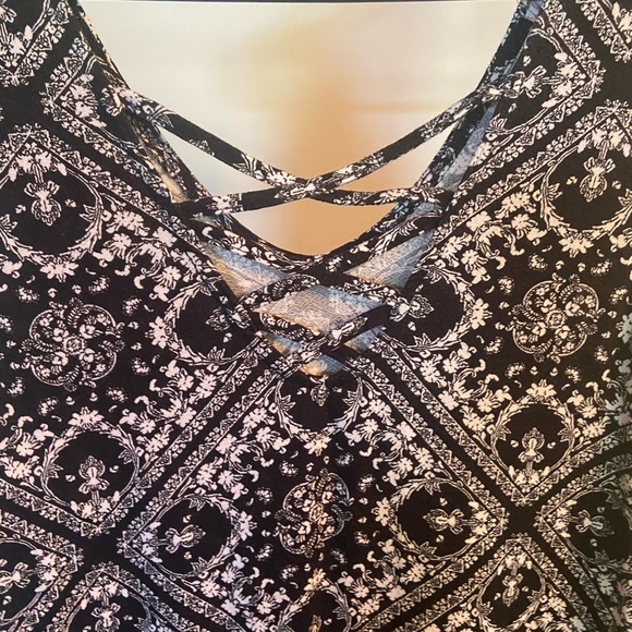 Pattern Dress - Picture 4 of 6